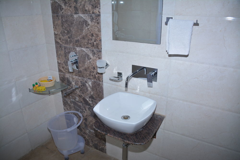 Fabhotel Padmavati Palace Mansarovar Τζαϊπούρ Εξωτερικό φωτογραφία